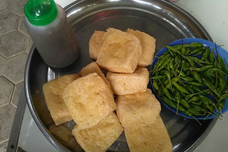 Tahu Petis dan Es Degan Pak Agus