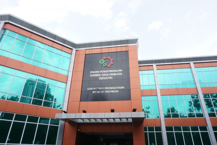 Penuhi Kebutuhan Industri, Kemenperin Pasok 21.534 Tenaga Kerja Kompeten